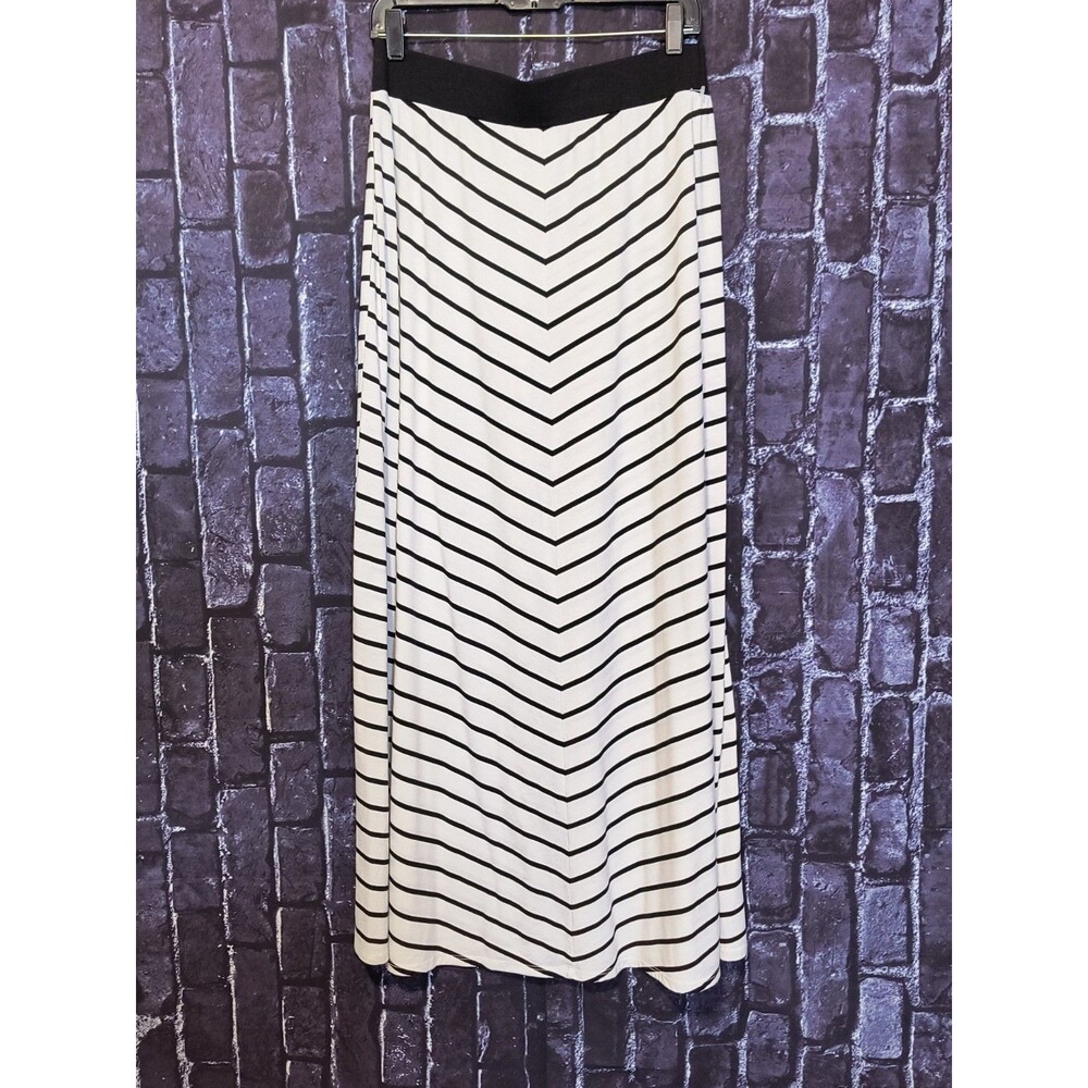 Cato Woman Stretch Maxi Skirt Size 14/16W White Black Chevron Casual Wear